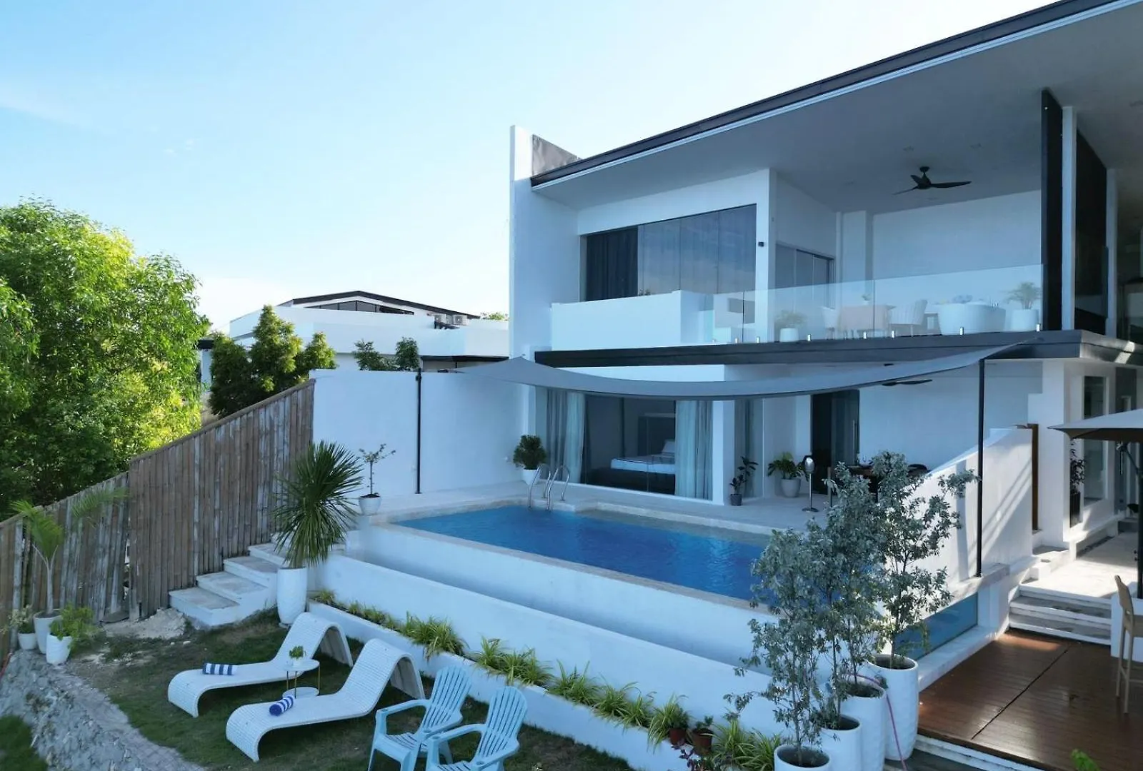 Epic Suites Bohol Adults Only Dauis 4*,